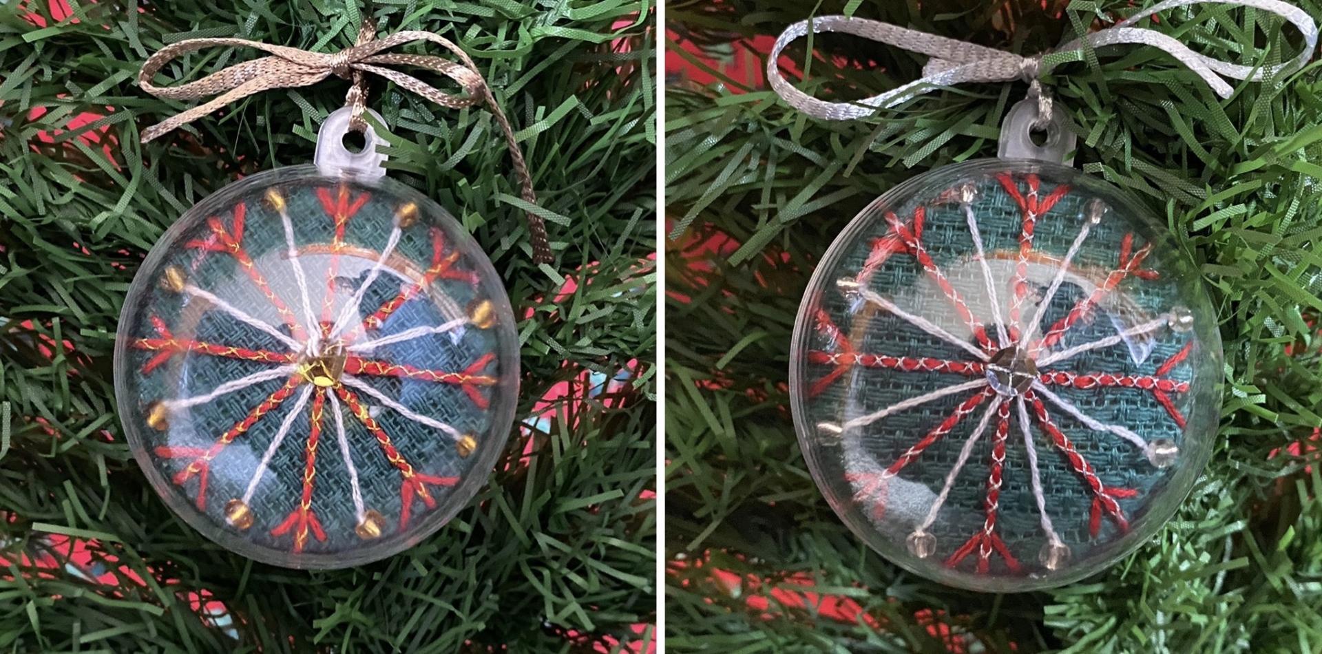 13c boule de noel araignee vert