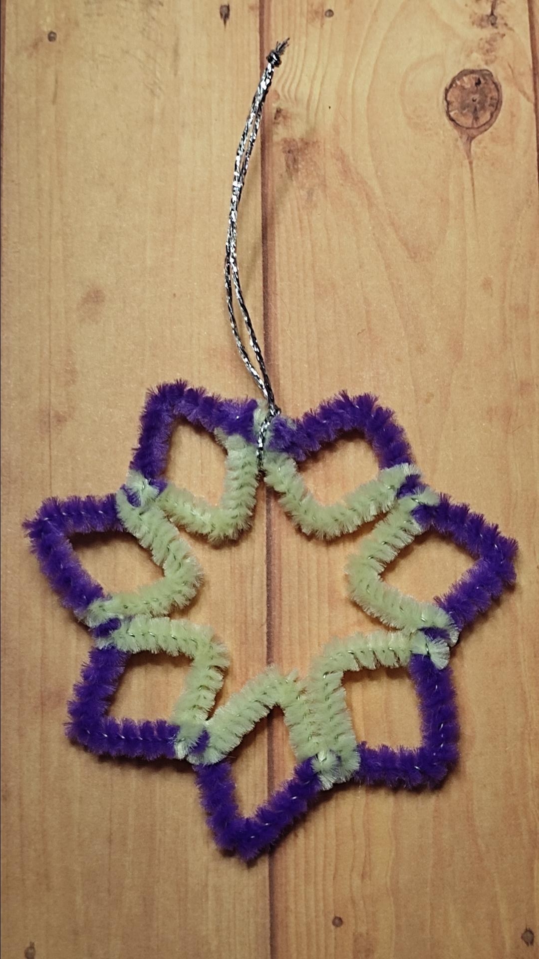 3 etoile mauve et jaune