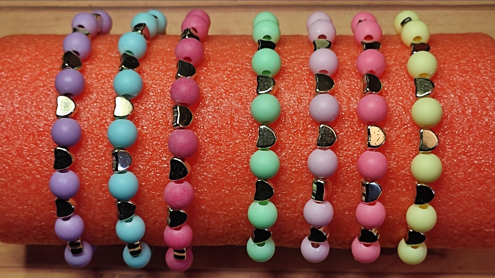 Bracelets perles et coeurs