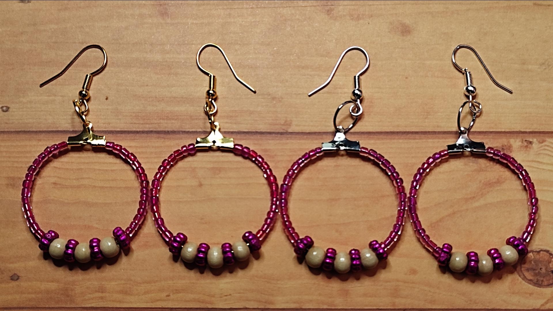 Petits anneaux rose et perles bois